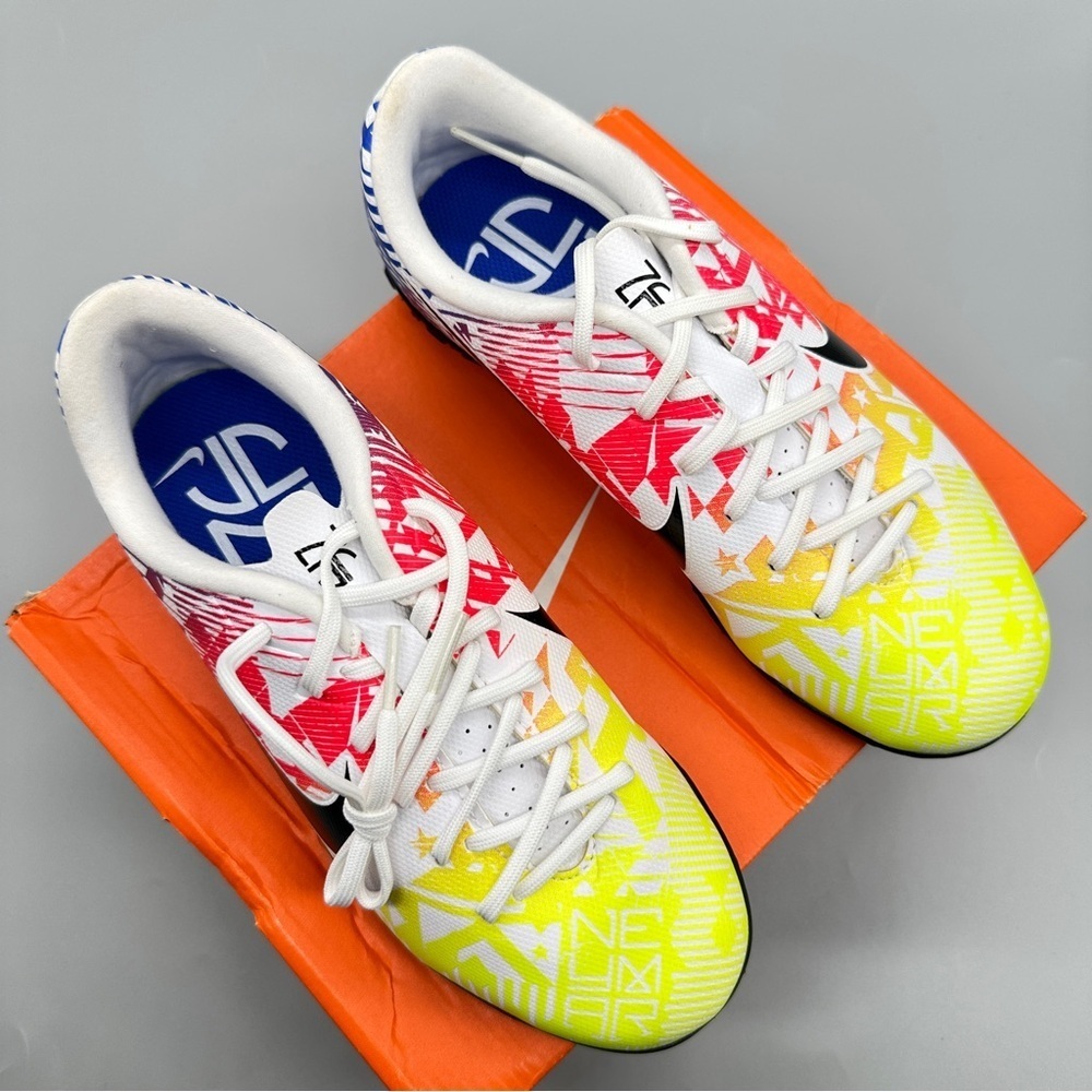 👉 Nike Vapor 13 Academy Jr Kids Artificial Turf Soccer Shoe A17995-104 Sz 4 Big